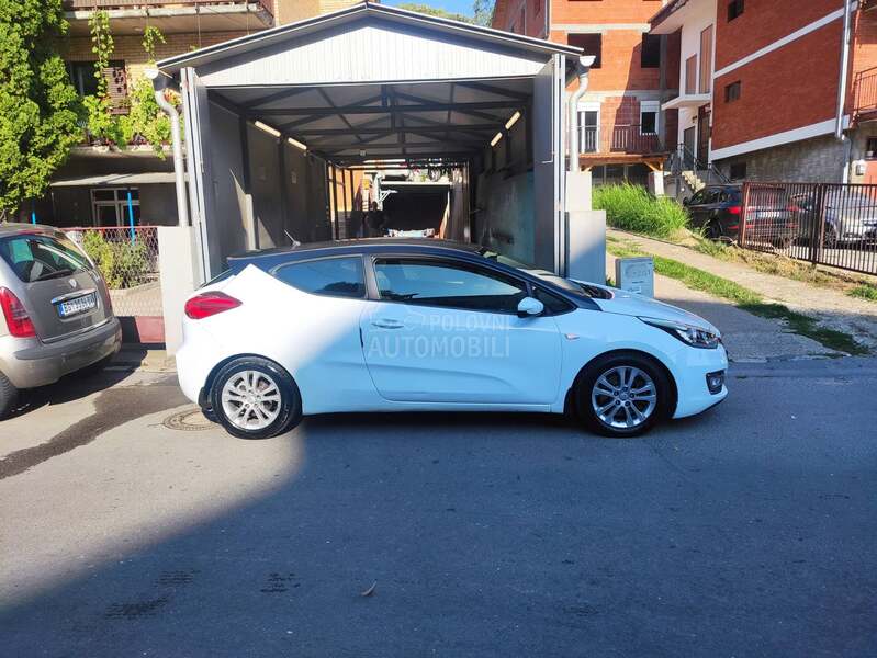 Kia pro_cee`d 1.6GDI