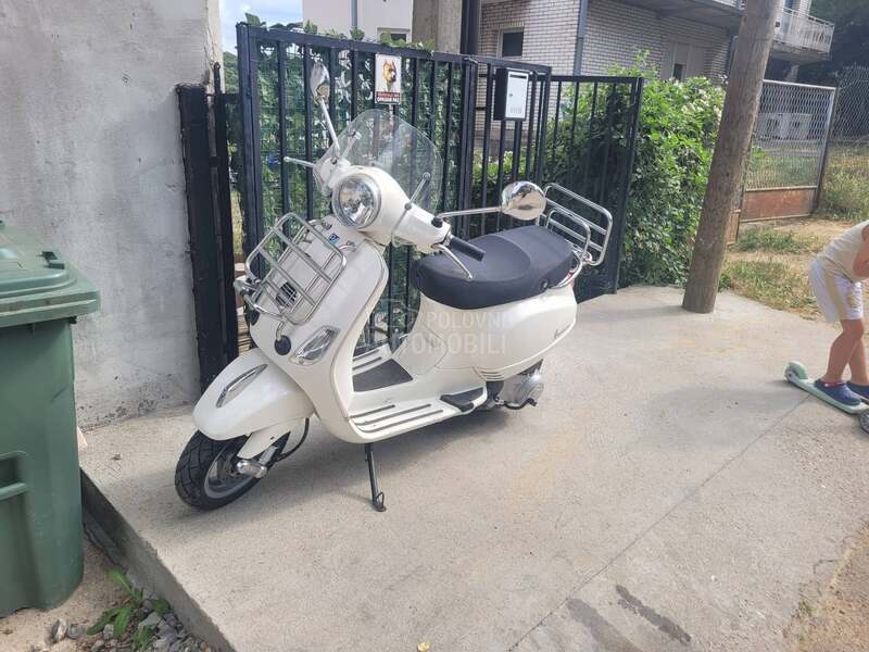 Vespa LX 125