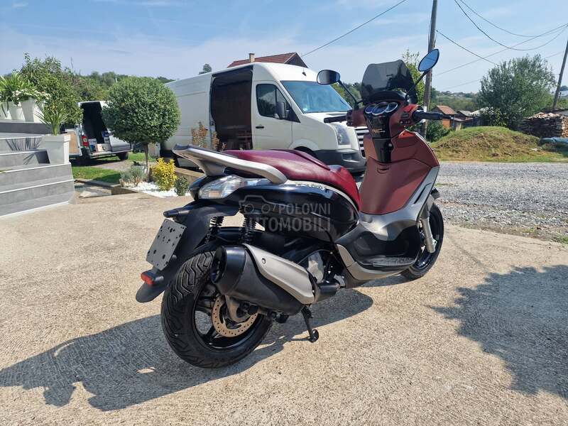 Piaggio Beverly 350