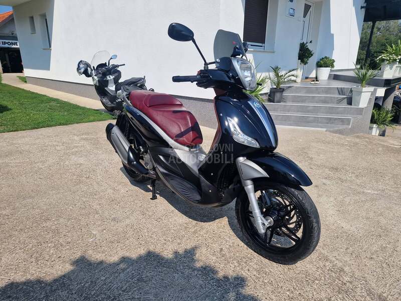 Piaggio Beverly 350