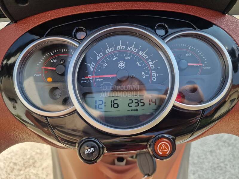 Piaggio Beverly 350