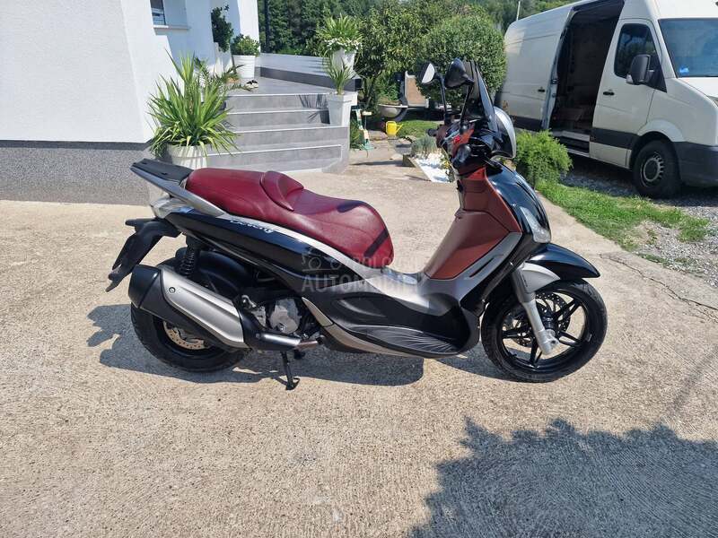 Piaggio Beverly 350