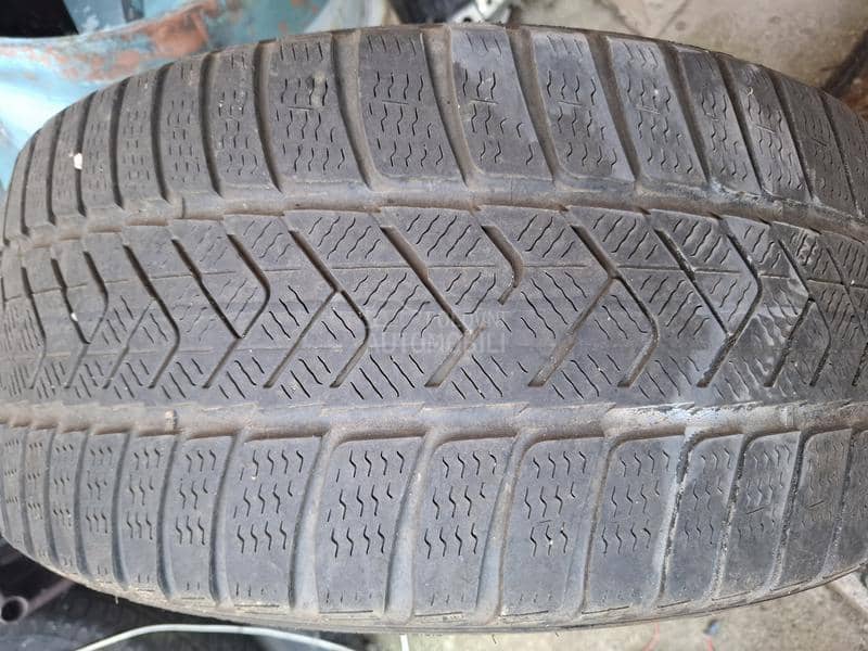 Pirelli 245/40 R18 Zimska
