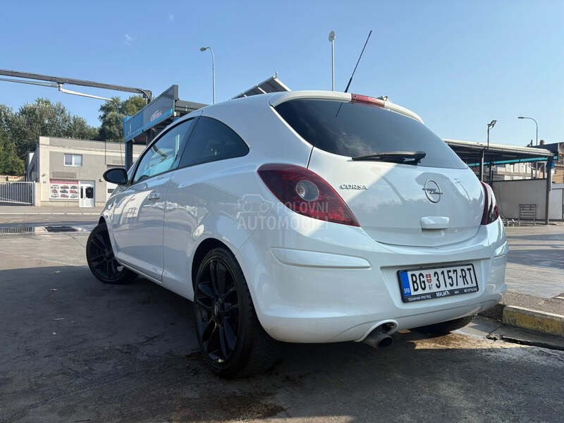 Opel Corsa D Black Edition