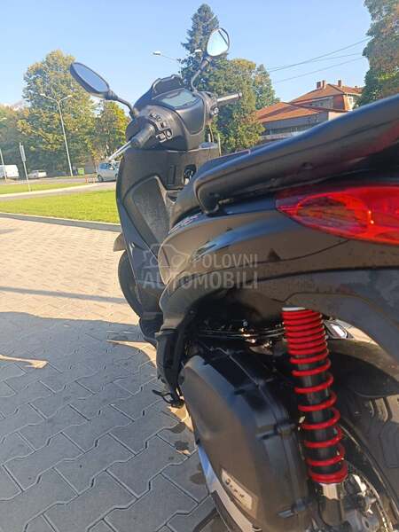 Piaggio Medley 125 Sport
