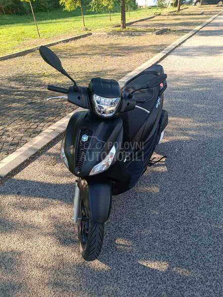 Piaggio Medley 125 Sport
