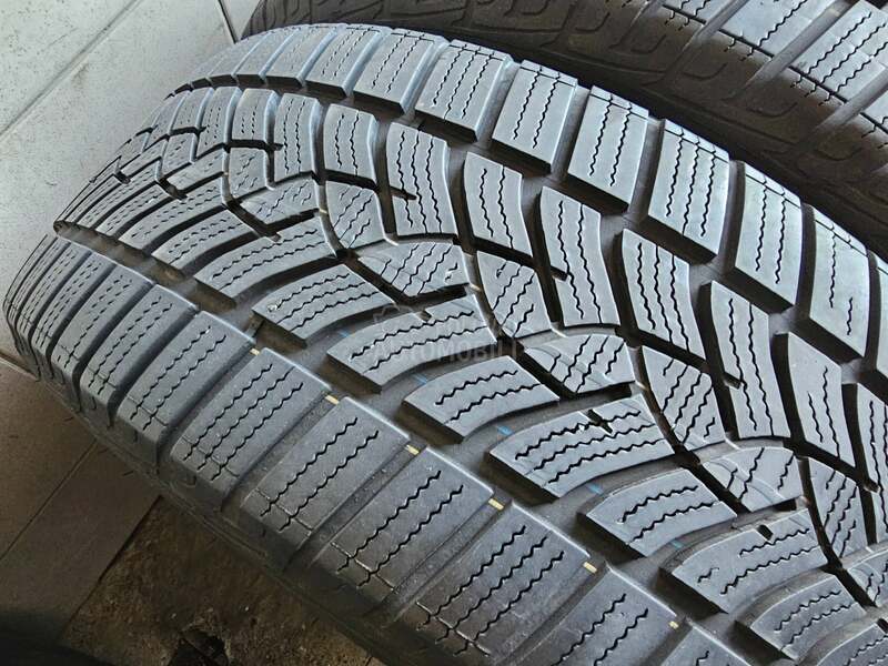 Goodyear 225/50 R17 Zimska