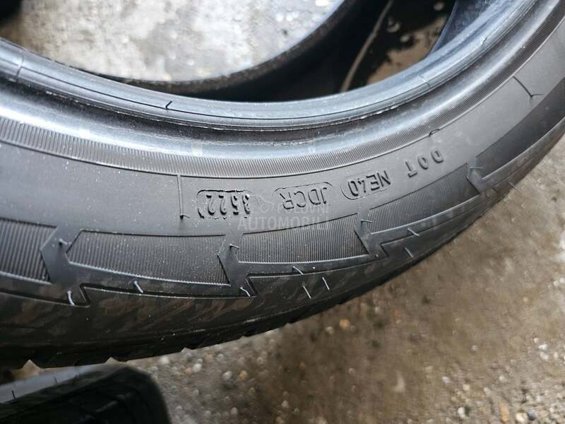 Goodyear 225/50 R17 Zimska