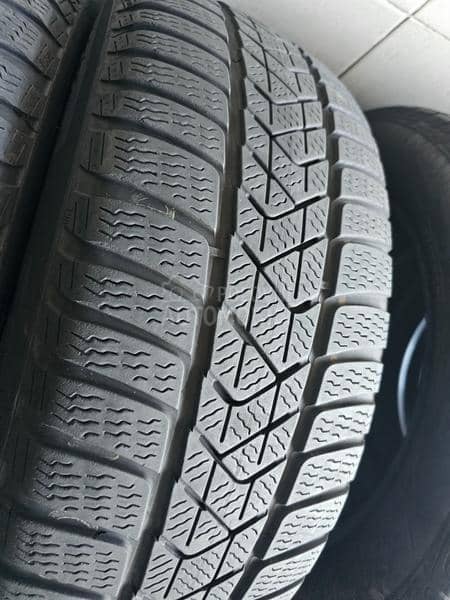 Pirelli 205/60 R16 Zimska