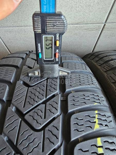 Pirelli 205/60 R16 Zimska