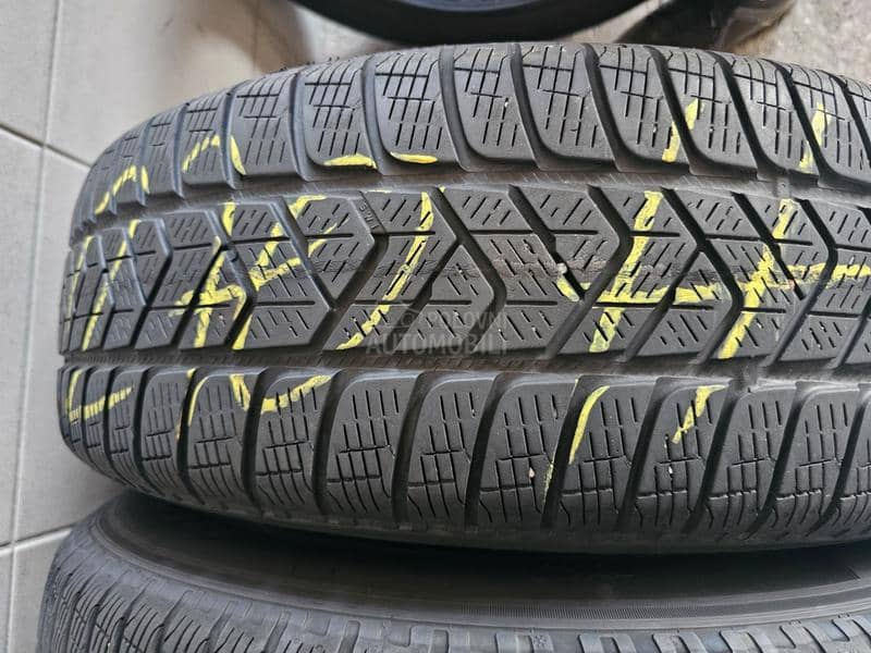 Pirelli 215/65 R17 Zimska