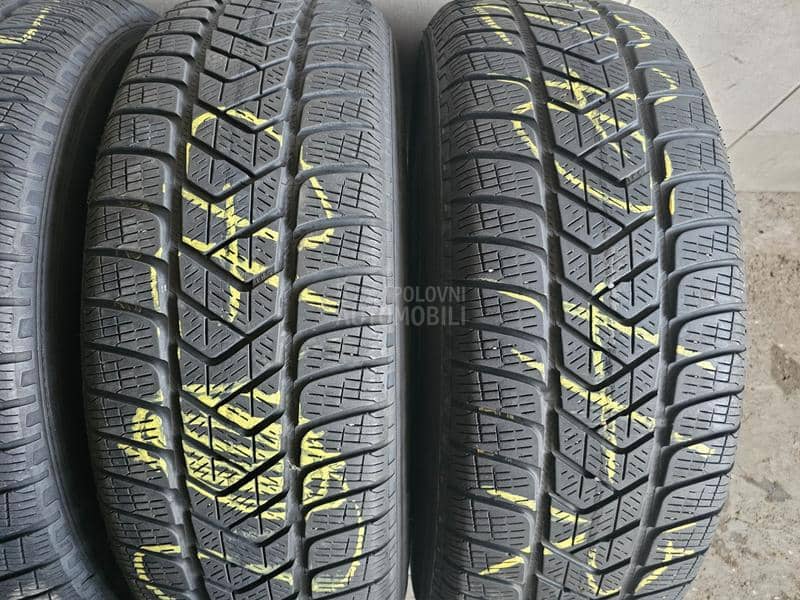 Pirelli 215/65 R17 Zimska