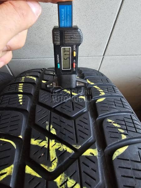 Pirelli 215/65 R17 Zimska