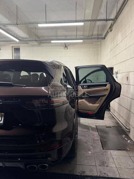 Porsche Cayenne S Exclusive