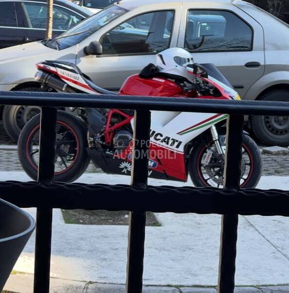 Ducati 848 EVO BURNOUT DESMO