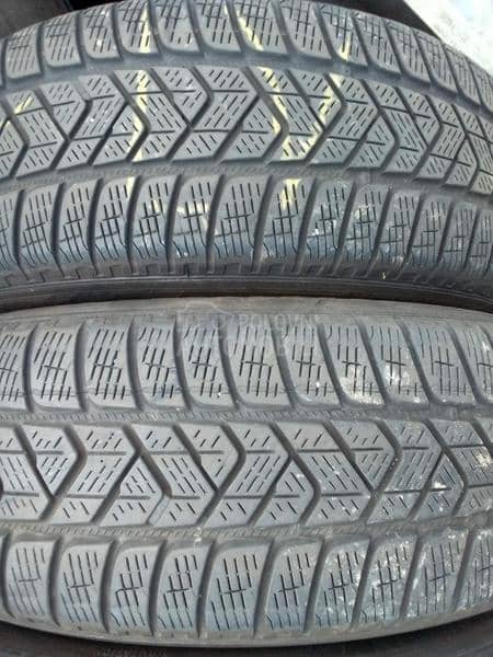 Pirelli 215/65 R17 Zimska