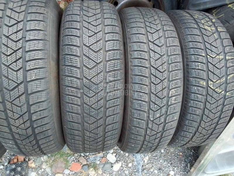 Pirelli 215/65 R17 Zimska