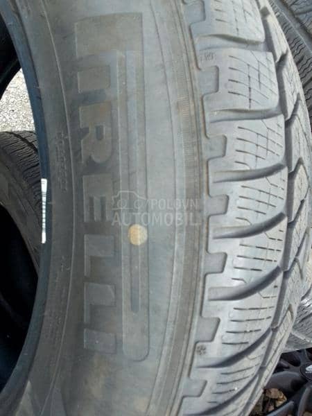 Pirelli 215/65 R17 Zimska