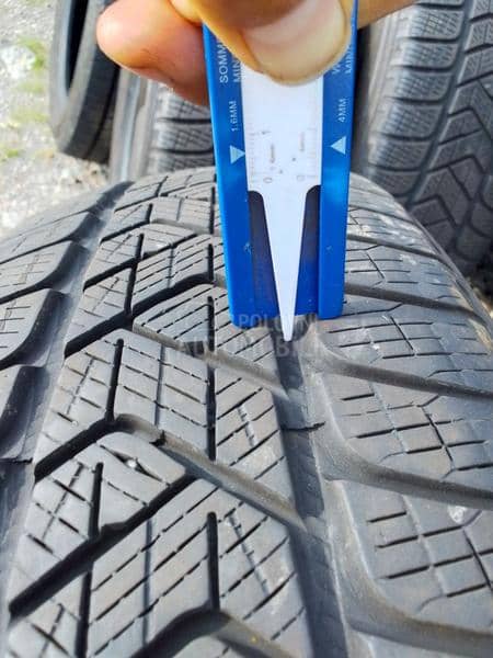 Pirelli 215/65 R17 Zimska