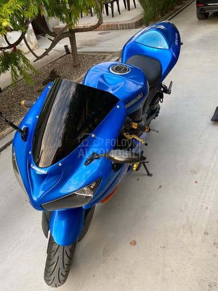 Kawasaki ZX6R