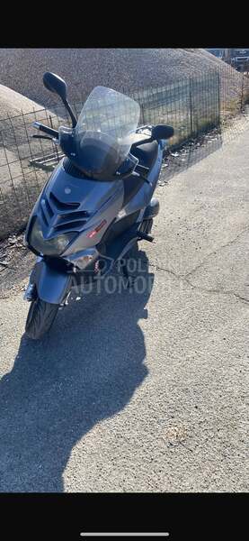 Aprilia Leonardo 300
