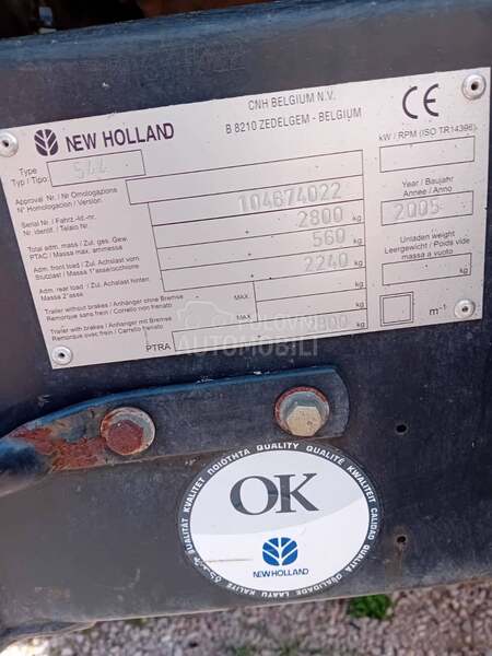 New Holland BR560