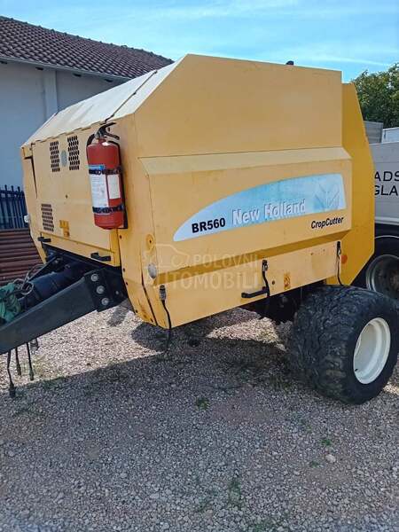 New Holland BR560