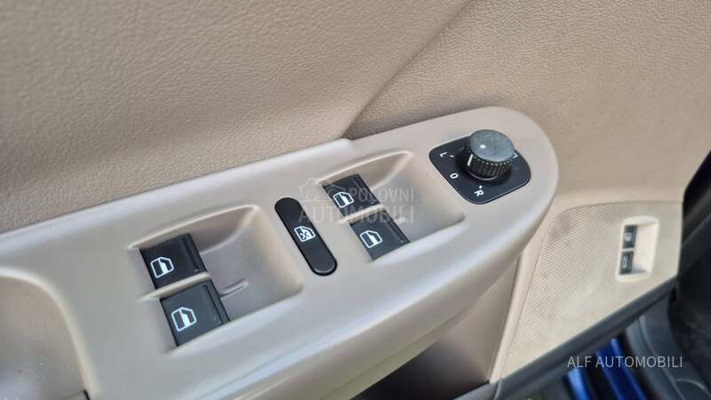 Volkswagen Passat B6 2.0 TDI DSG HI-LINE