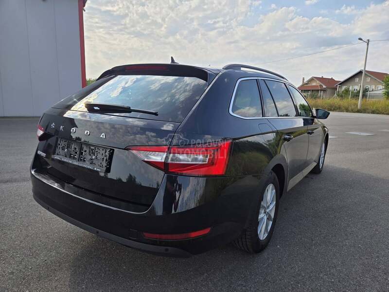 Škoda Superb 