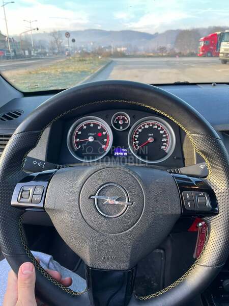Opel Astra H OPC