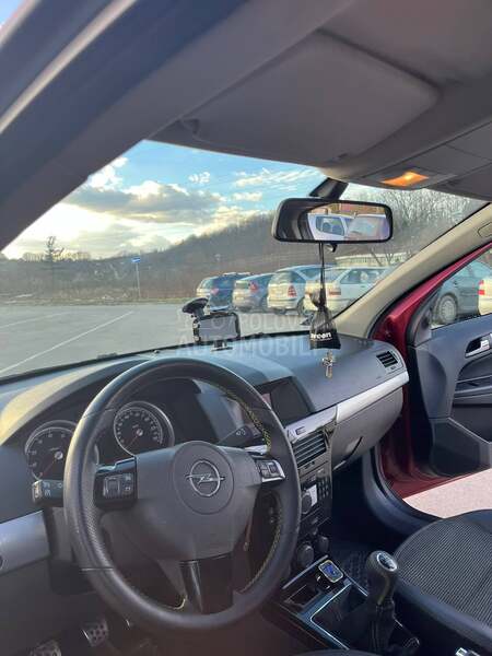 Opel Astra H OPC