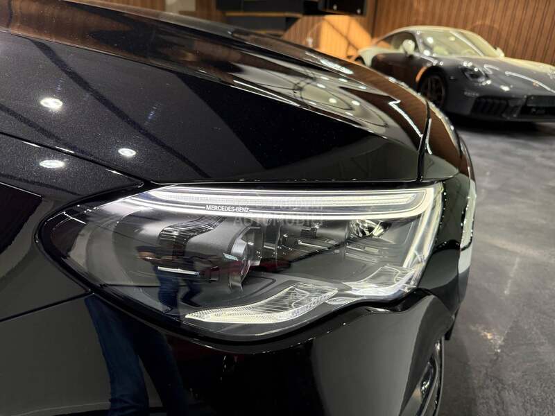 Mercedes Benz E 300 e 4m AMG PANO