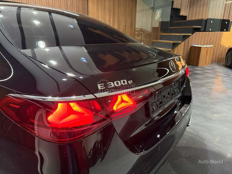 Mercedes Benz E 300 e 4m AMG PANO