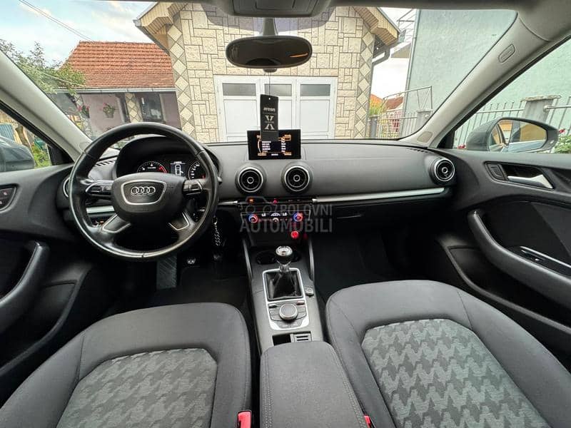 Audi A3 1.6TDI S-LINE LED CH