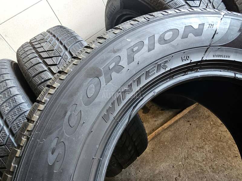 Pirelli 235/65 R17 Zimska