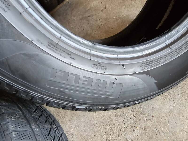 Pirelli 235/65 R17 Zimska