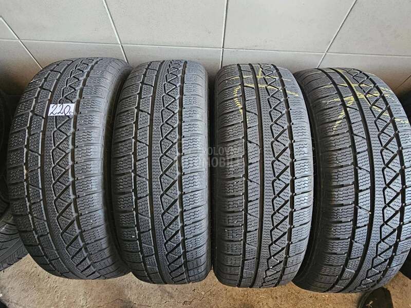 Petlas 215/60 R17 Zimska