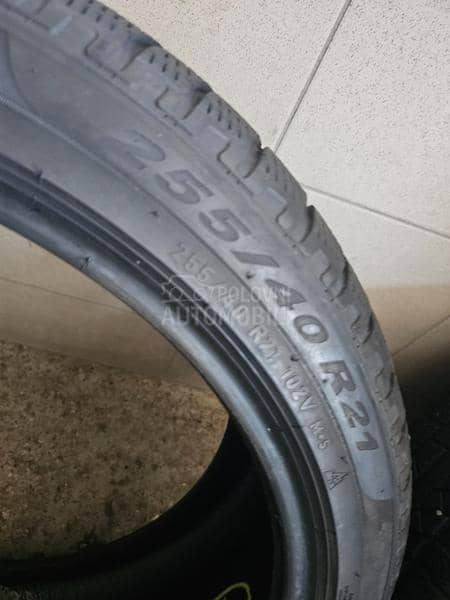 Pirelli 255/40 R21 Zimska