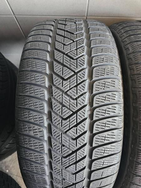 Pirelli 255/40 R21 Zimska