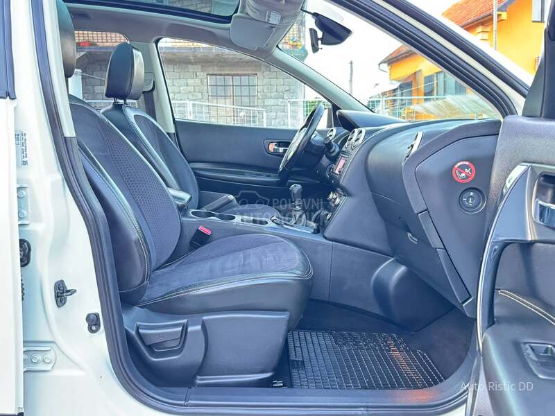 Nissan Qashqai + 2 360 KAMERA NAV. PAN0
