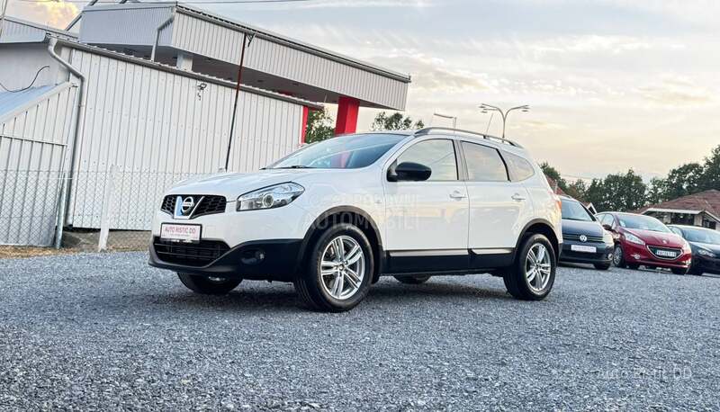 Nissan Qashqai + 2 360 KAMERA NAV. PAN0