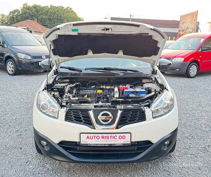 Nissan Qashqai + 2 360 KAMERA NAV. PAN0