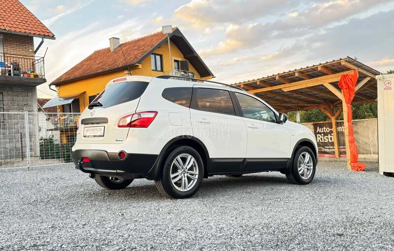 Nissan Qashqai + 2 360 KAMERA NAV. PAN0