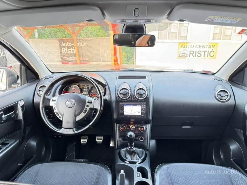 Nissan Qashqai + 2 360 KAMERA NAV. PAN0