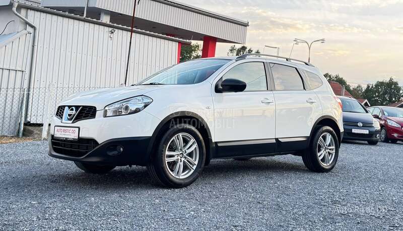 Nissan Qashqai + 2 360 KAMERA NAV. PAN0