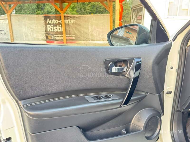 Nissan Qashqai + 2 360 KAMERA NAV. PAN0