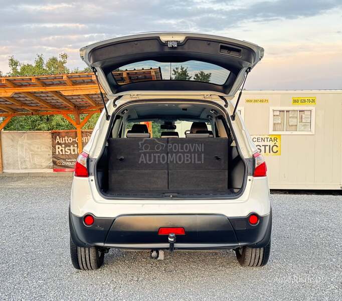 Nissan Qashqai + 2 360 KAMERA NAV. PAN0