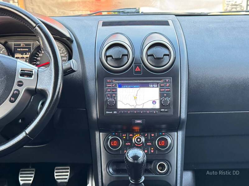 Nissan Qashqai + 2 360 KAMERA NAV. PAN0