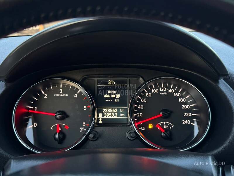 Nissan Qashqai + 2 360 KAMERA NAV. PAN0