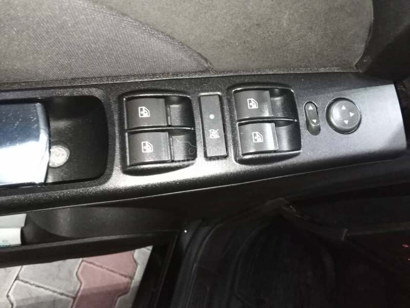 Lancia Musa 1.3 mjt